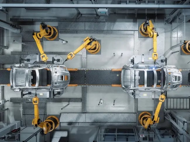 Vehicle assembly production line with an overview from above 